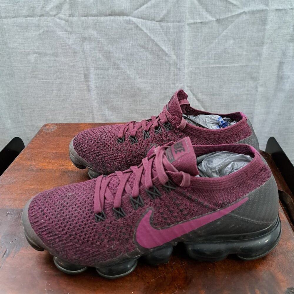 %Nike Air VaporMax Bordeaux Tea Berry 849557-605 women's size 7 / A 34